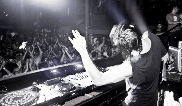 Ricardo Villalobos en Crobar Be Techno